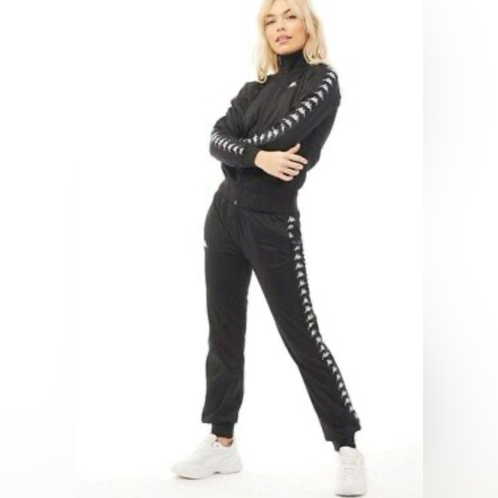 KAPPA WOMEN’S 222 BANDA
ASTORIA POLY Black TRACK PANT -Zip Up bottom -EUC-Sz M🖤‌